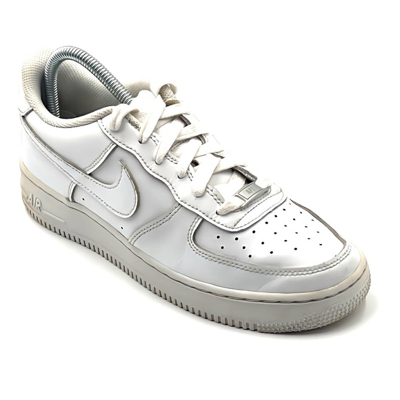 Nike Air Force 1 LE White Sneakers UNISEX Big Kids Size 7Y or Women’s Sz 8.5 - Picture 1 of 9